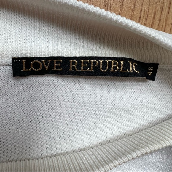 Russian Love Republic white sweater with V-neck mesh illusion - Picture 2 of 4